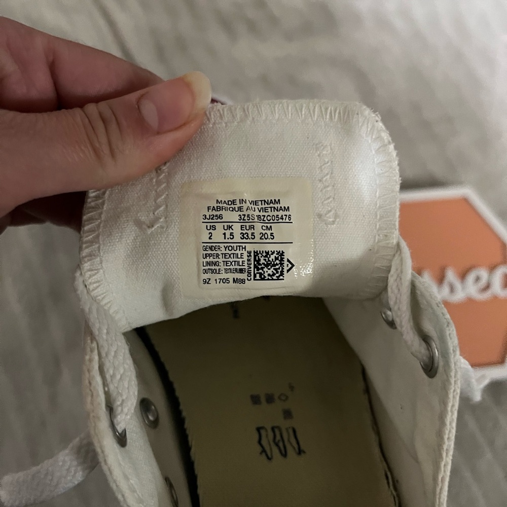 Converse - Picture 3 of 3